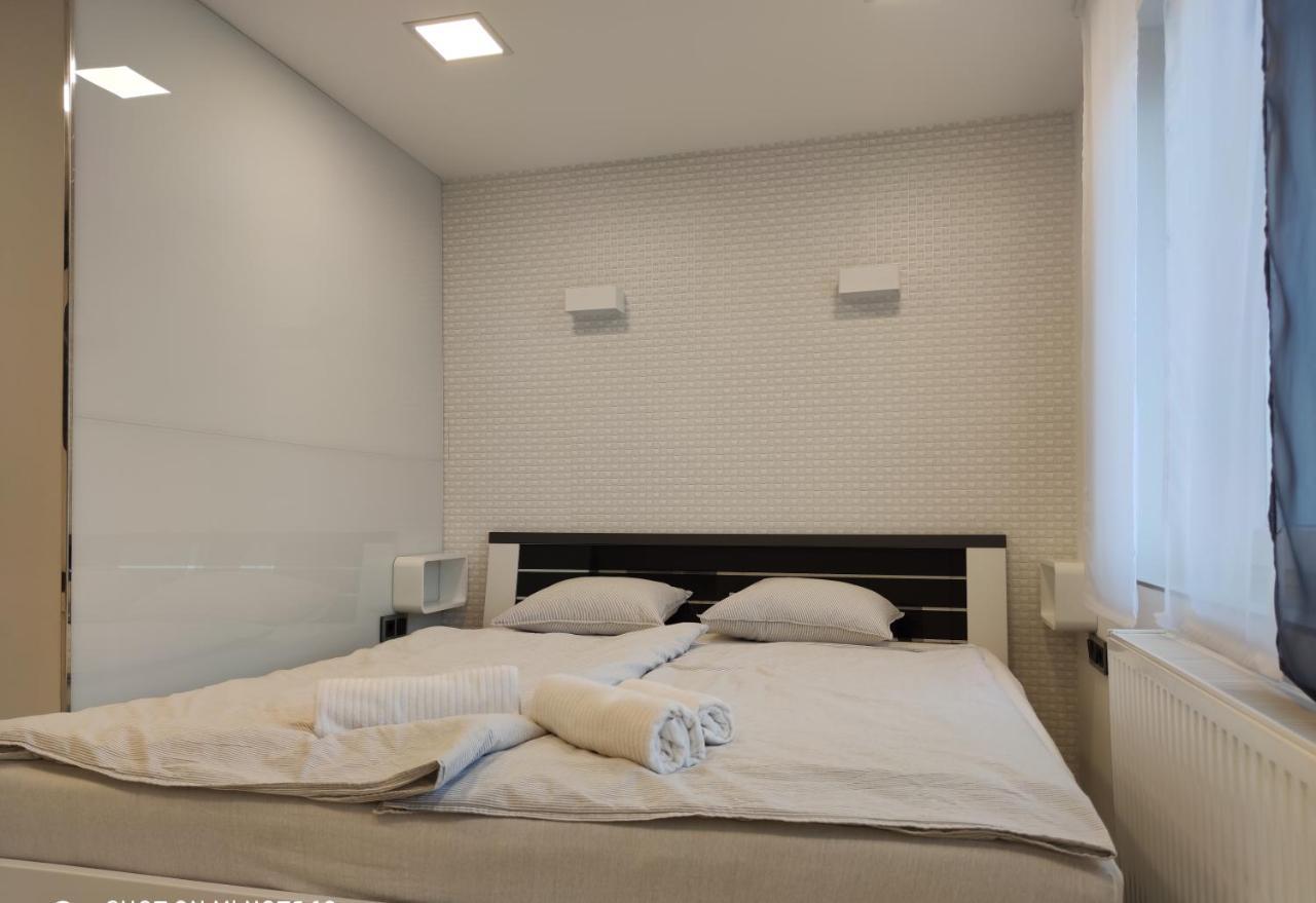 Aqua Solar Apartmanhaz Mişcolţ Exterior foto