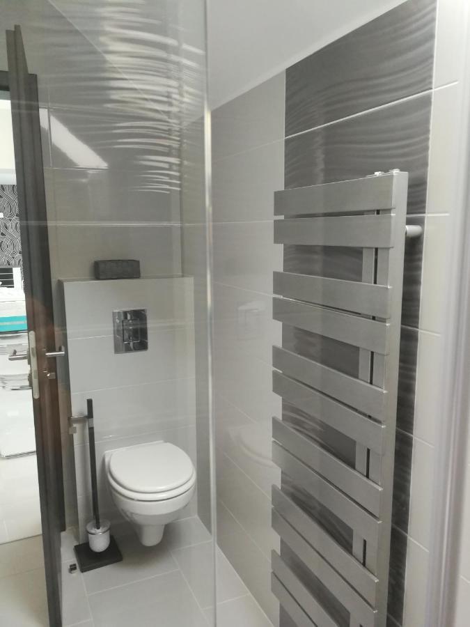 Aqua Solar Apartmanhaz Mişcolţ Exterior foto