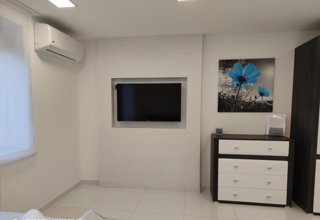 Aqua Solar Apartmanhaz Mişcolţ Exterior foto